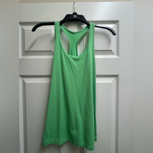 Medium dri fit Nike tank - Picture 1 of 3
